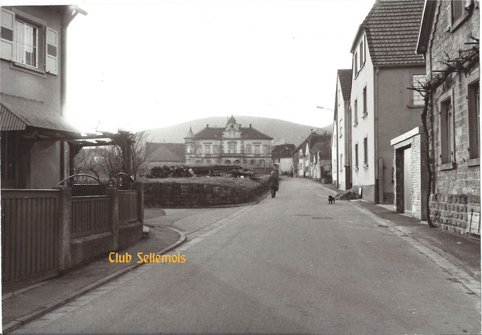 Friedhofstrasse Blick auf Kredenburg.jpeg
